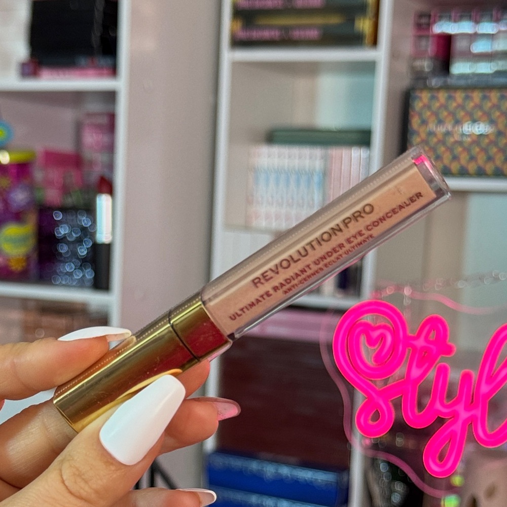 Revolution Pro Radiant Under Eye Concealer - C3